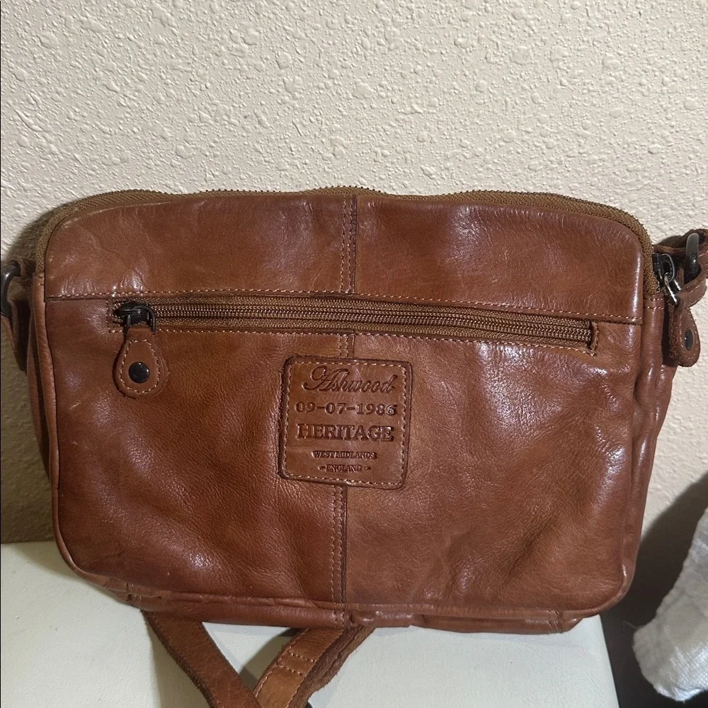 Ashwood Crossbody - Picture 2 of 7
